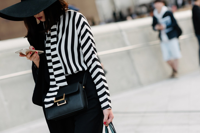 seoul-fashion-week-spring-2016-street-style-09.jpg seoul-fashion-week-spring-2016-street-style-09.jpg